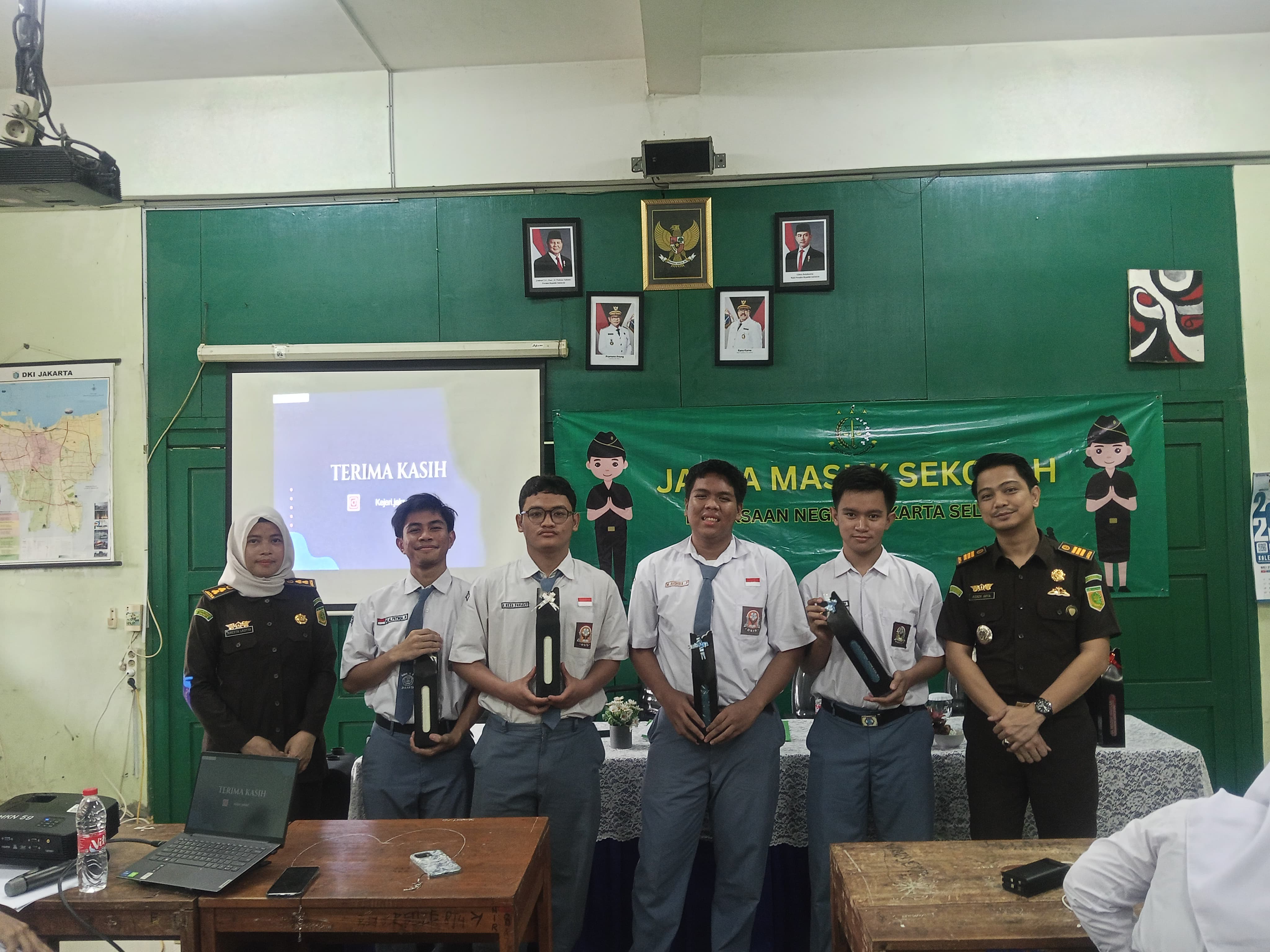 Gedung Sekolah SMA 9 KUNINGAN